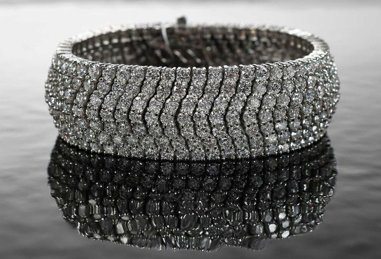 Platinum flexible diamond bracelet