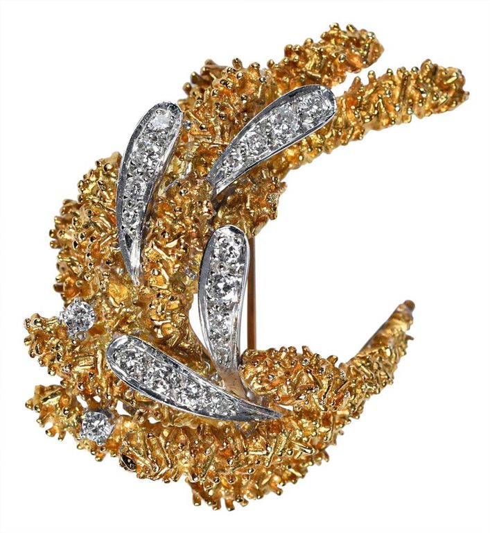 Vintage yellow gold diamond brooch