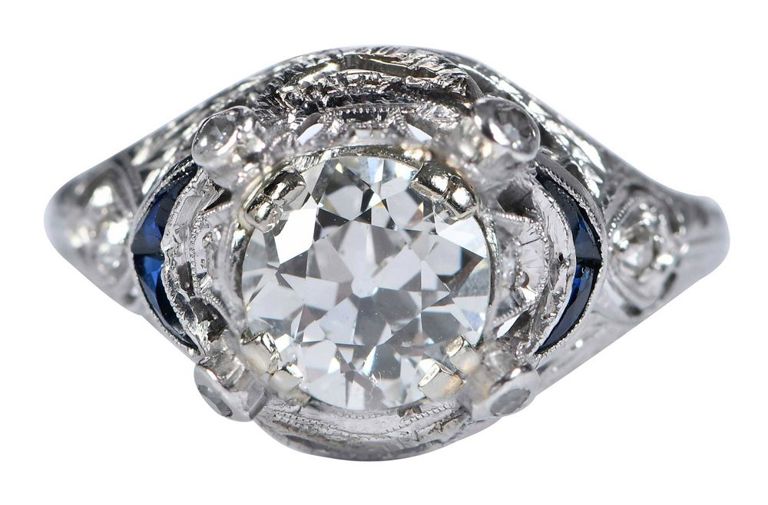 Art Deco platinum diamond ring