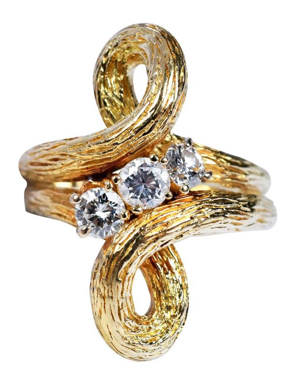 Vintage yellow gold diamond ring