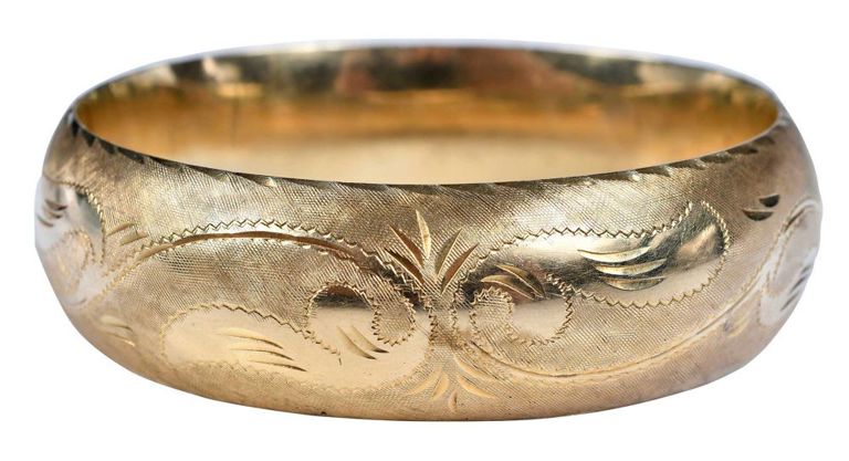 14k yellow gold hinged bangle bracelet
