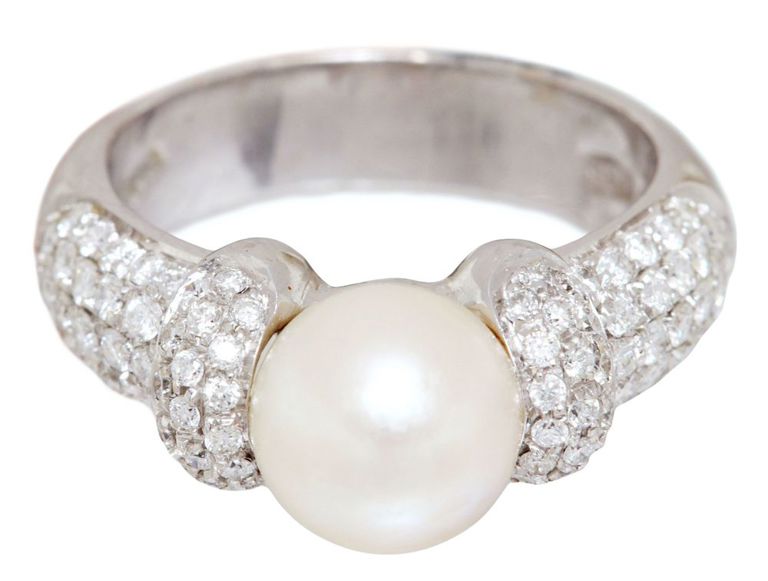 18k white gold cultured pearl and diamond ring