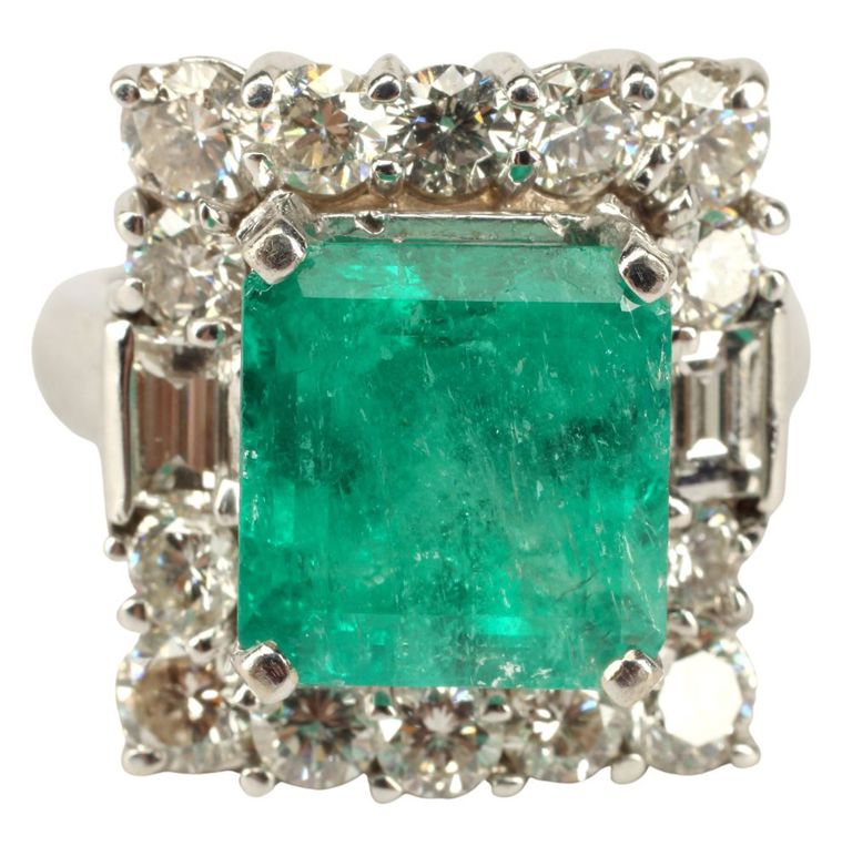 14k white gold emerald and diamond ring