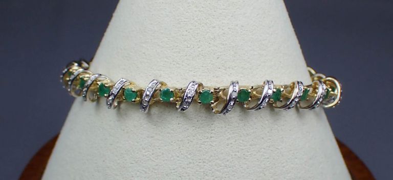 14k gold emerald and diamond bracelet
