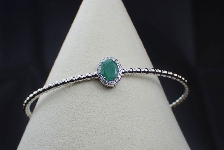 14k white gold emerald and diamond halo bracelet
