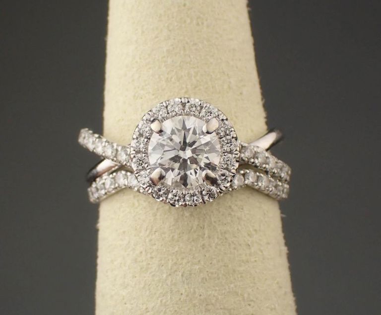 14k white gold diamond engagement ring