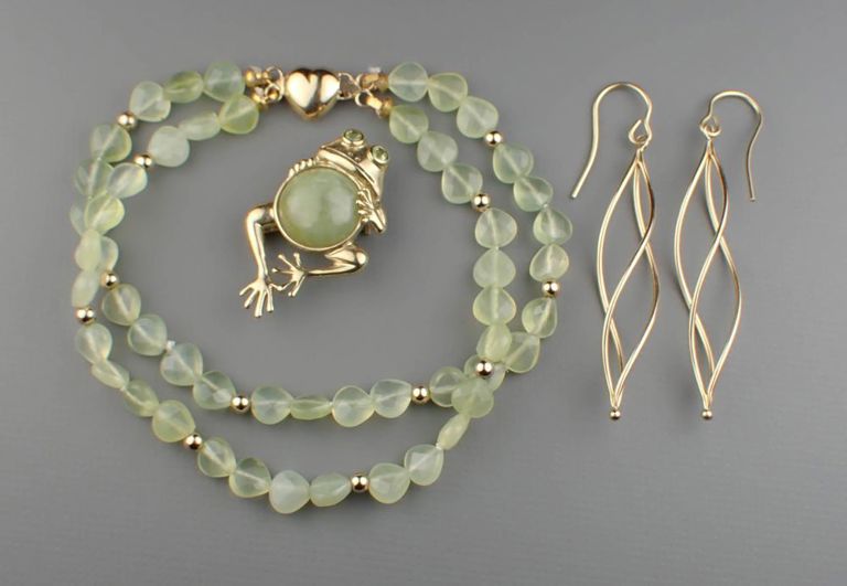 Yellow gold jewelry set