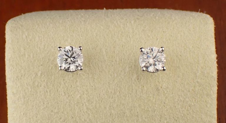 14k white gold stud diamond earrings