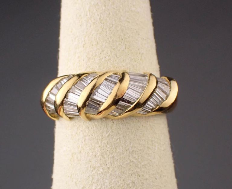 18k yellow gold diamond ring