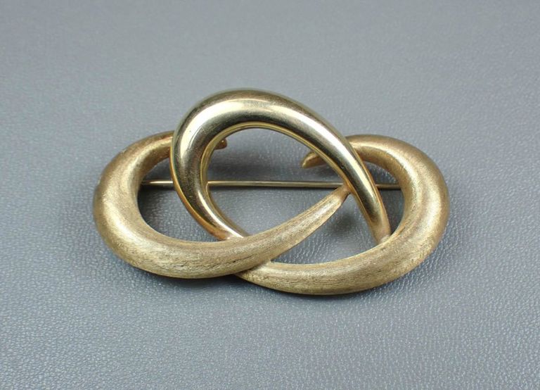 14k yellow gold brooch