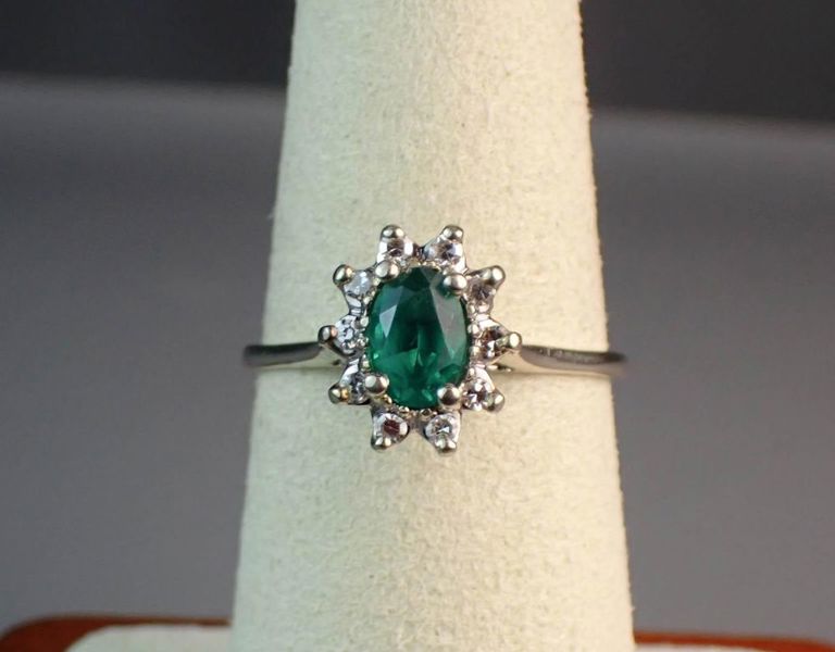 14k-18k gold halo emerald ring