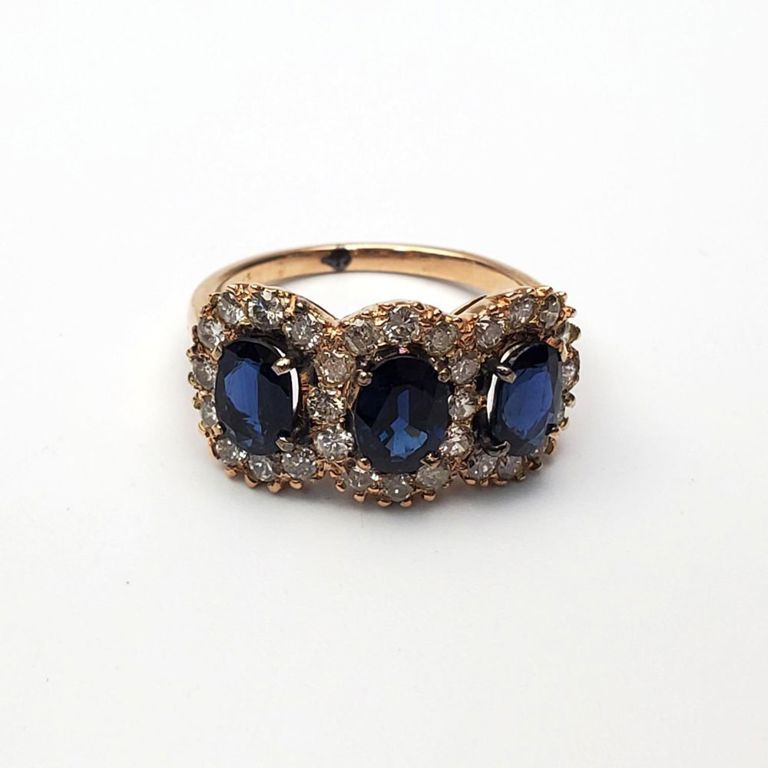 Vintage 18k gold, diamonds and blue stones ring