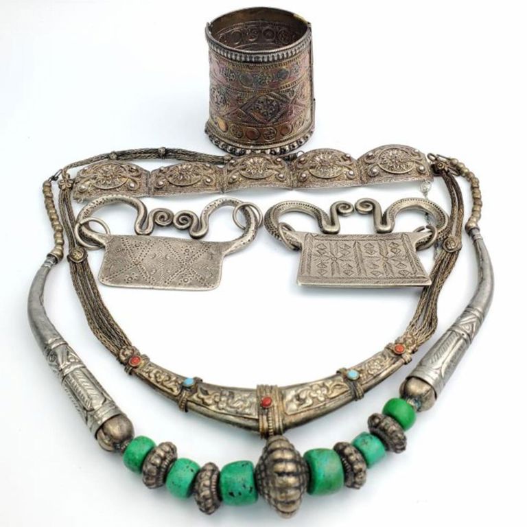 Asian silver jewelry set