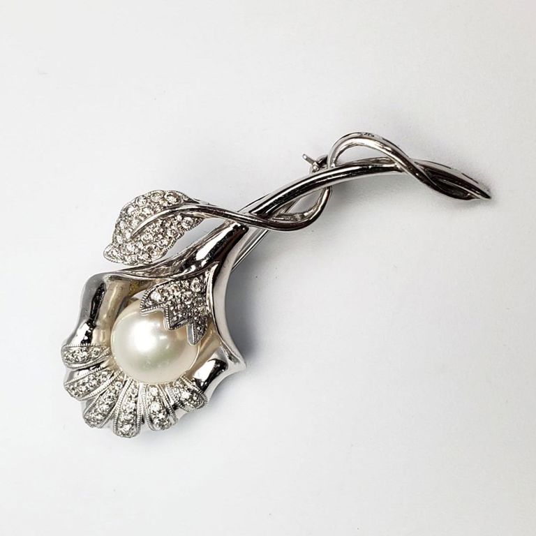 18k white gold diamond and pearl brooch pin