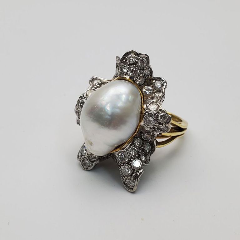 Vintage 18k gold diamond ring