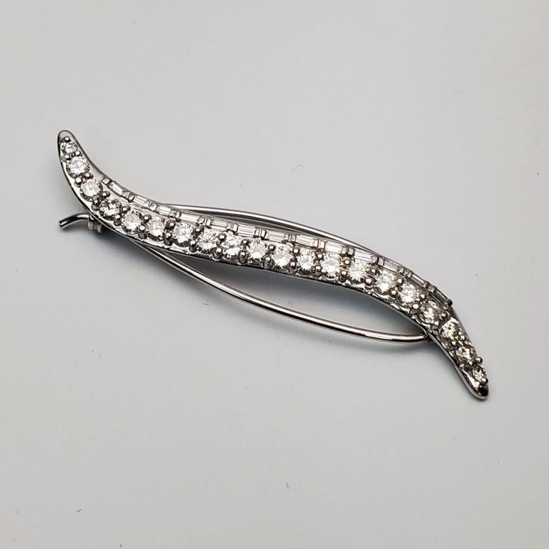 18k gold diamond brooch