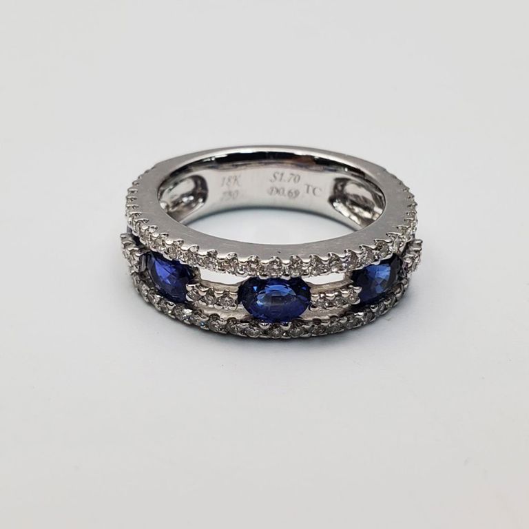 18k white gold diamond ring