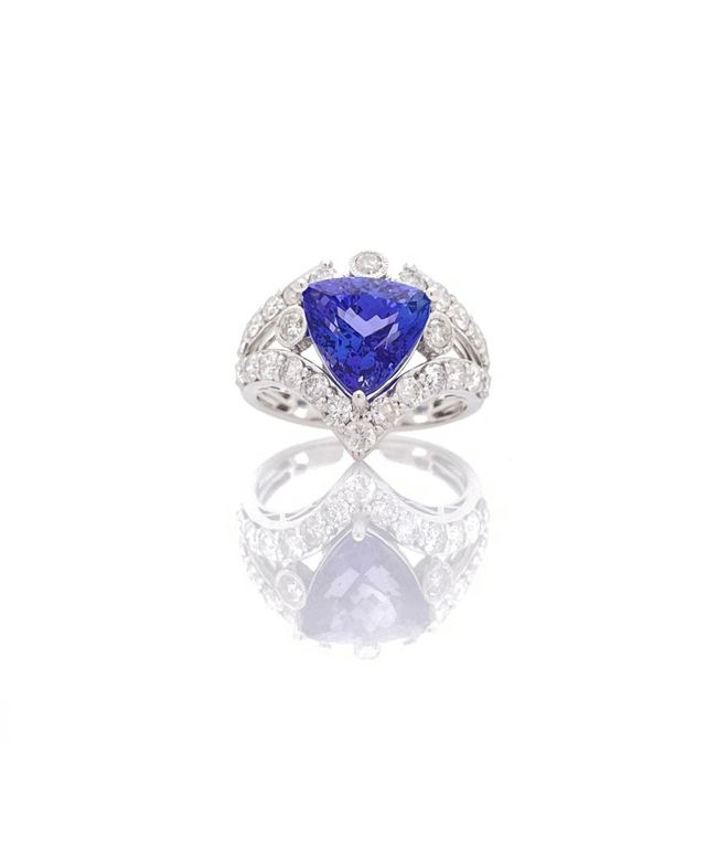 Platinum tanzanite diamond ring