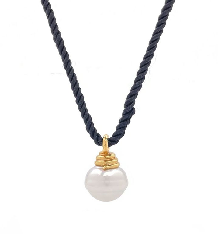 18k yellow gold and cord pearl pendant