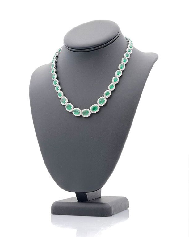 Platinum emerald diamond necklace