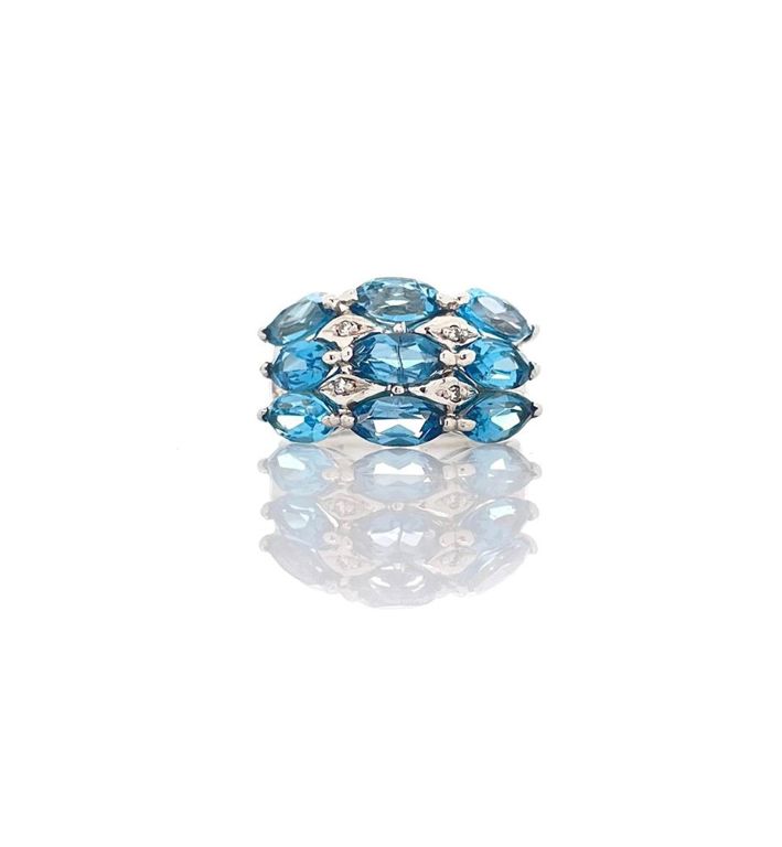 18k white gold blue topaz diamond ring