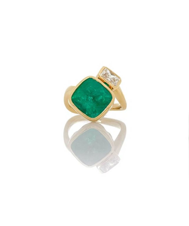 18k yellow gold emerald ring18k yellow gold emerald and diamond ring