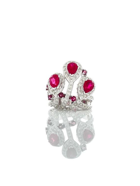 18k white gold diamond and ruby ring