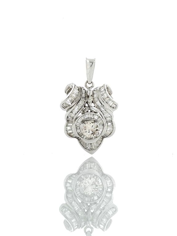 18k white gold diamond pendant