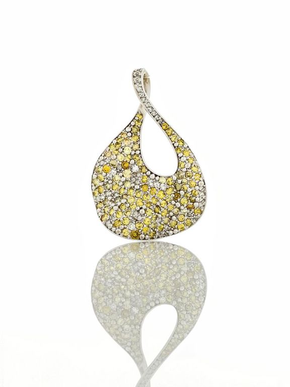 14k white gold diamond pendant