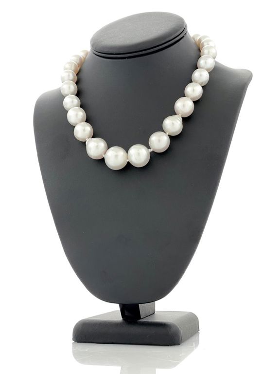 14k white gold South Sea pearl and diamond necklace