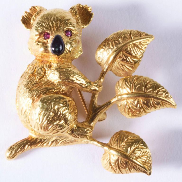 18k gold koala brooch