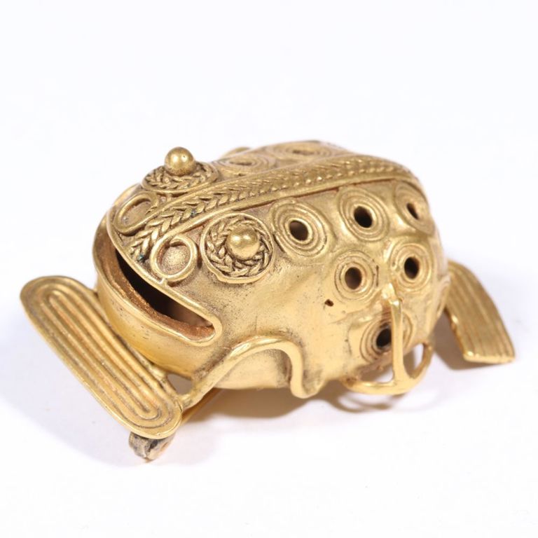 10k yellow gold and 18k gold frog brooch