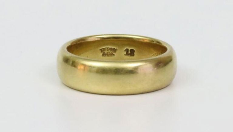 18k gold wedding ring