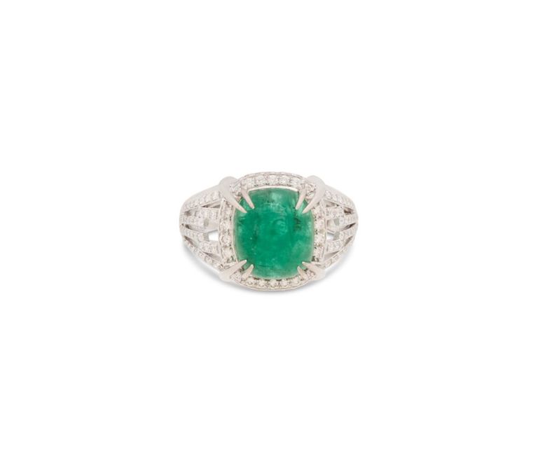 18k white gold emerald and diamond ring