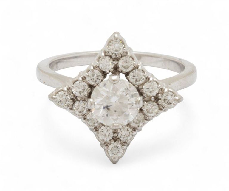 18k white gold diamond ladies ring