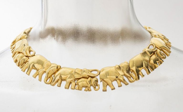 18k gold elephant train necklace