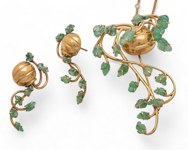 14k emerald trailing ivy pendant chain and earrings