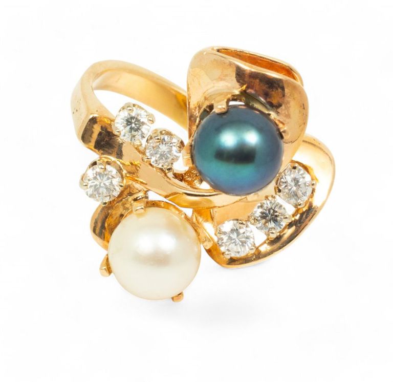 14k gold pearl and diamond lady's ring