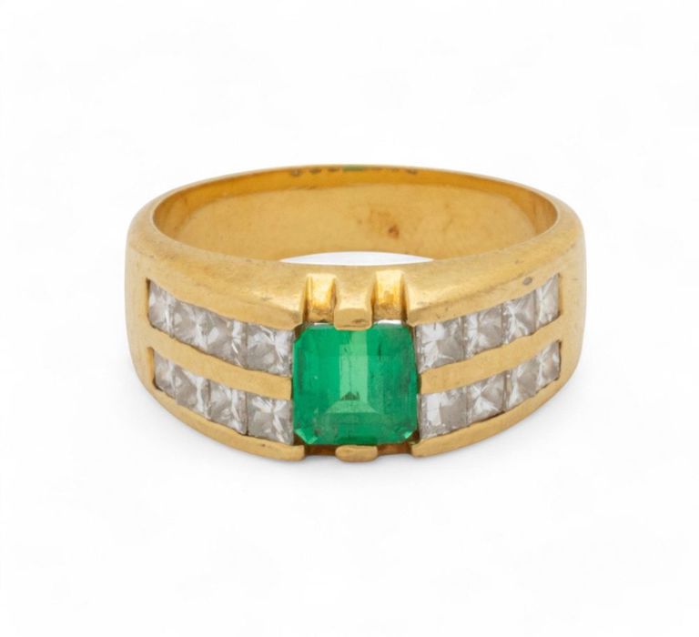 18k gold emerald diamond ring