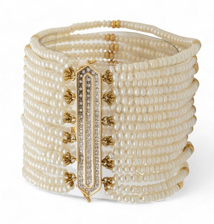 Pearl 16-strand bracelet with diamond clasp