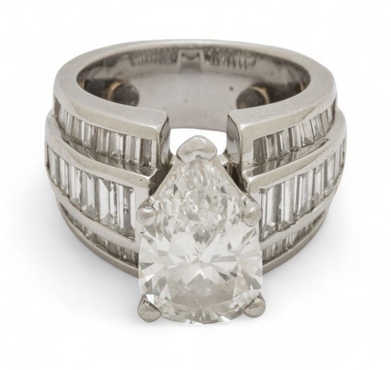 Platinum diamond ladies ring