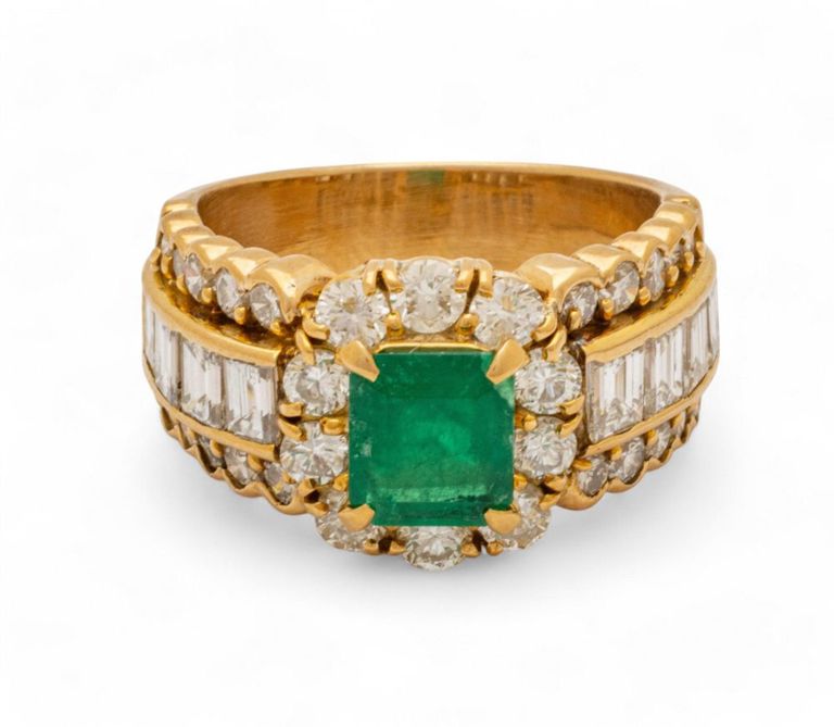 18k gold emerald and diamond ring