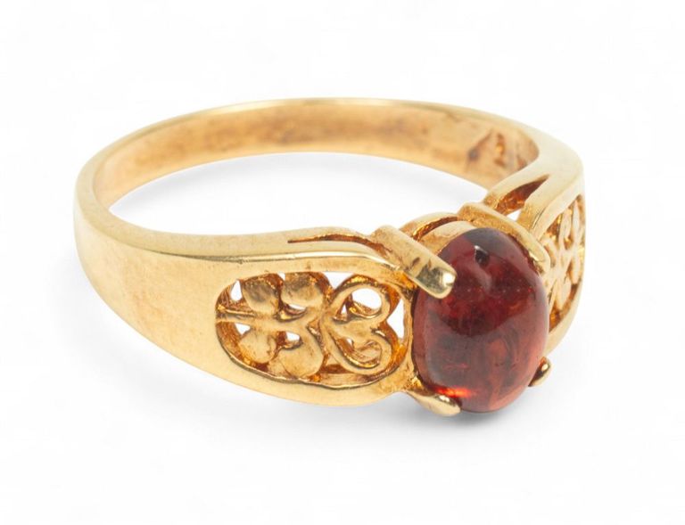 14k yellow gold garnet ring