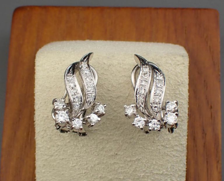 18k white gold diamond earrings