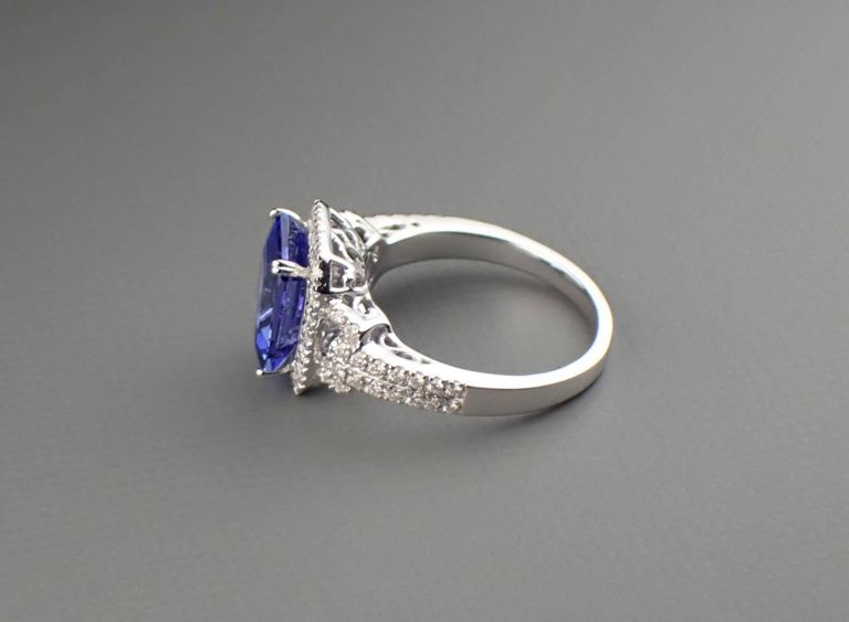 14k gold tanzanite and diamond ring