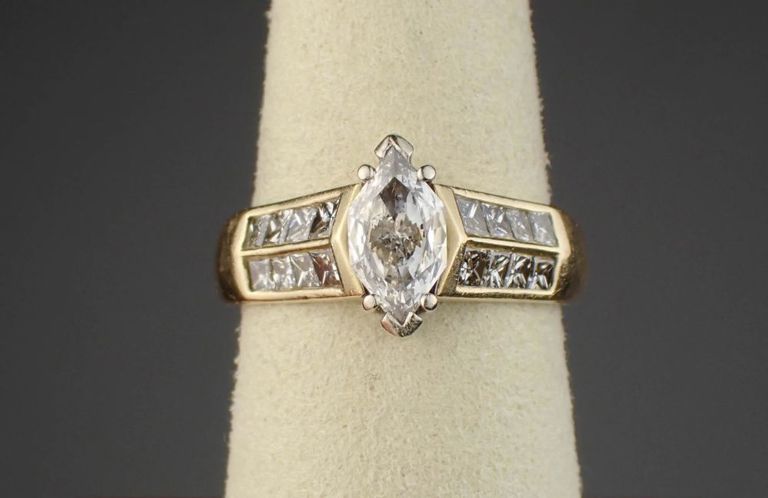 18k yellow gold diamond ring