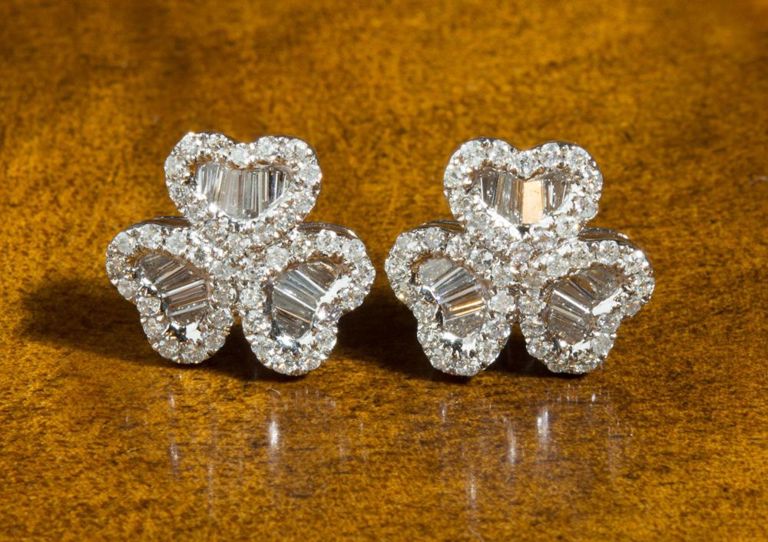 18k white gold diamond earrings