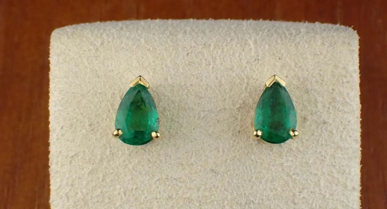 14k yellow gold emerald ear studs