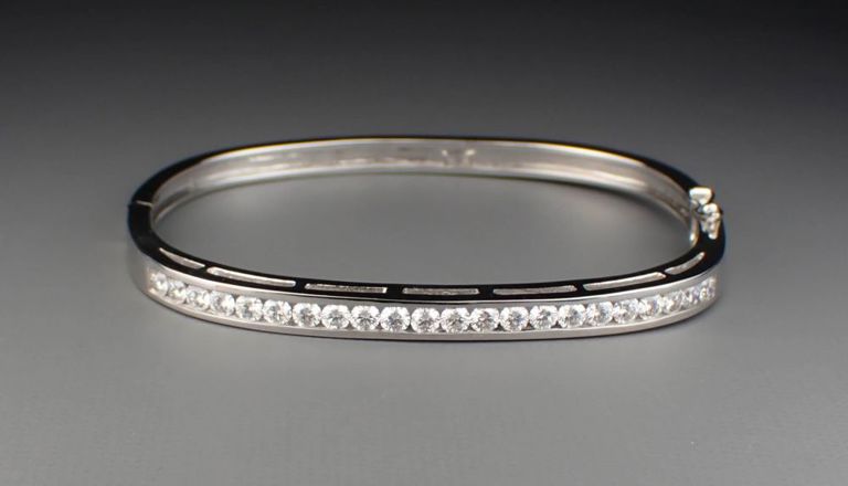 18k white gold diamond bangle