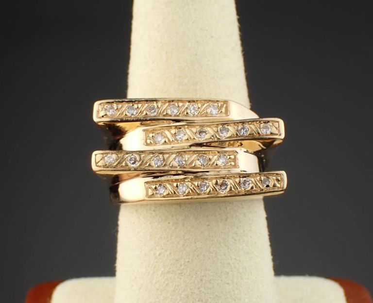 14k yellow gold diamond ring